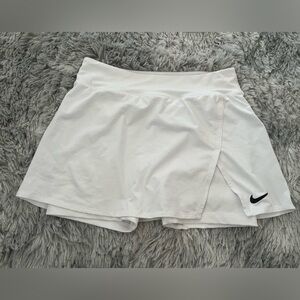 Nike Women's White Athletic Skorts